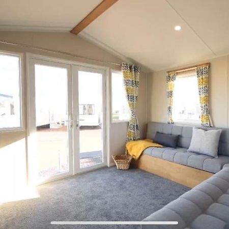 Perfect Family Getaway, With Lots Of Facilities! Villa Scratby Екстериор снимка