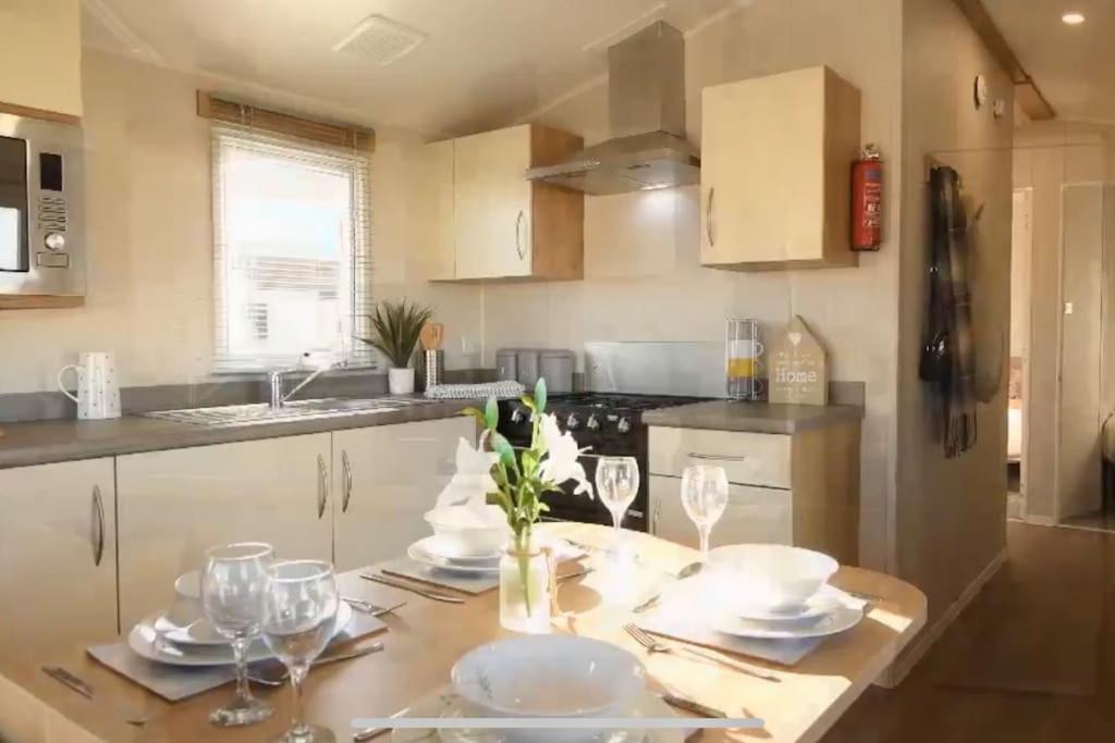 Perfect Family Getaway, With Lots Of Facilities! Villa Scratby Екстериор снимка
